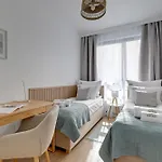 Doki Living - Foodhall & Parking By Downtown