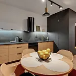 Appart hôtel Doki Living - Foodhall & Parking By Downtown