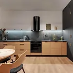Doki Living - Foodhall & Parking By Downtown 3* Gdańsk