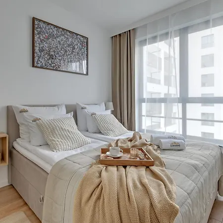 דירה Doki Living - Foodhall & Parking By Downtown גדנסק