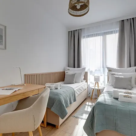 Doki Living - Foodhall & Parking By Downtown