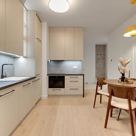 Doki Living - Foodhall & Parking By Downtown 아파트호텔 3*