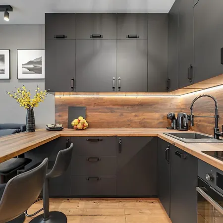 Doki Living - Foodhall & Parking By Downtown מלון דירות גדנסק