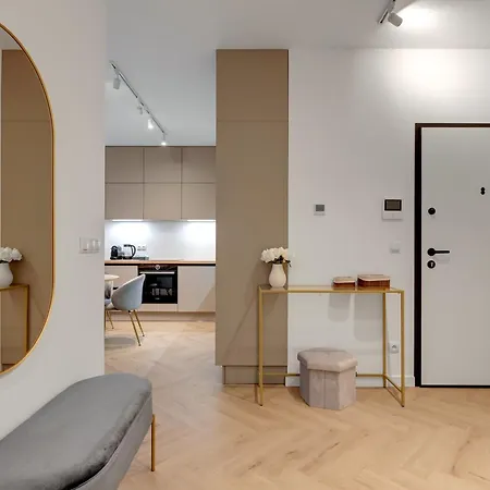Doki Living - Foodhall & Parking By Downtown