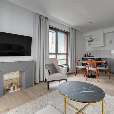 Doki Living - Foodhall & Parking By Downtown Apartment