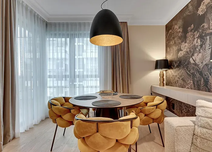 Doki Living - Foodhall & Parking By Downtown Apart Otel Gdansk