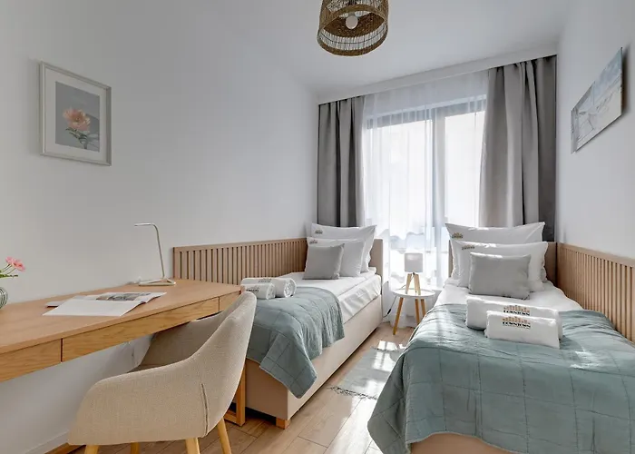 Doki Living - Foodhall & Parking By Downtown