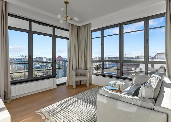 Doki Living - Foodhall & Parking By Downtown 4* Gdansk