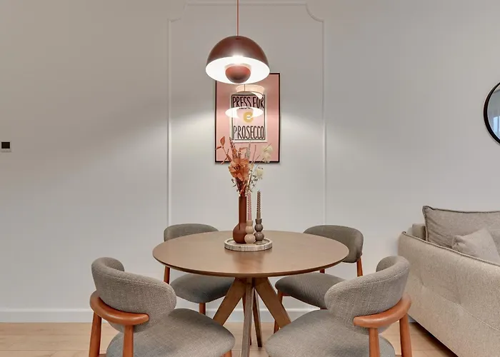 Doki Living - Foodhall & Parking By Downtown Gdansk