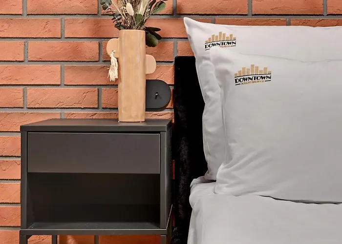 Doki Living - Foodhall & Parking By Downtown 4*