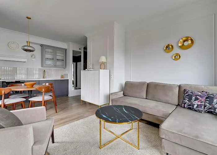 Doki Living - Foodhall & Parking By Downtown